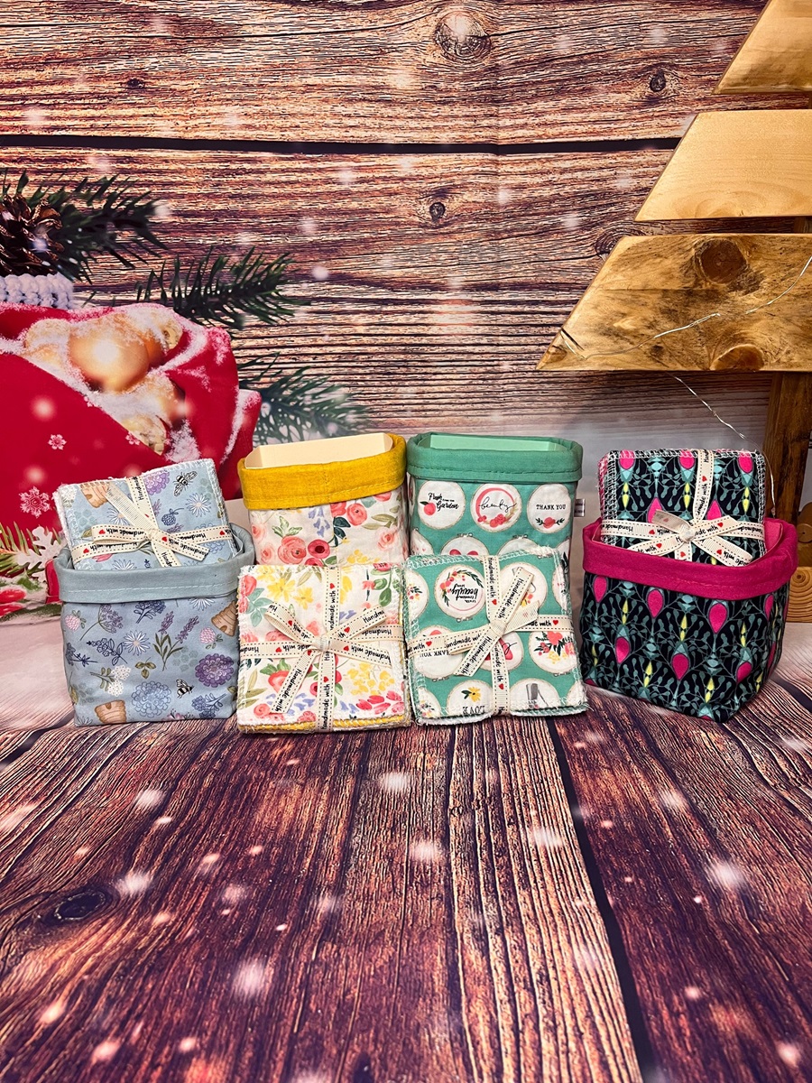 Reusable facewipes with storage - Image 2